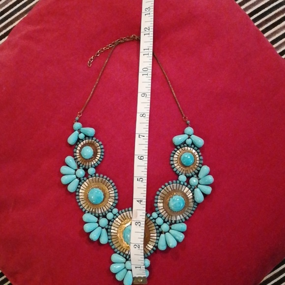 Faux turquoise statement necklace - Picture 5 of 6